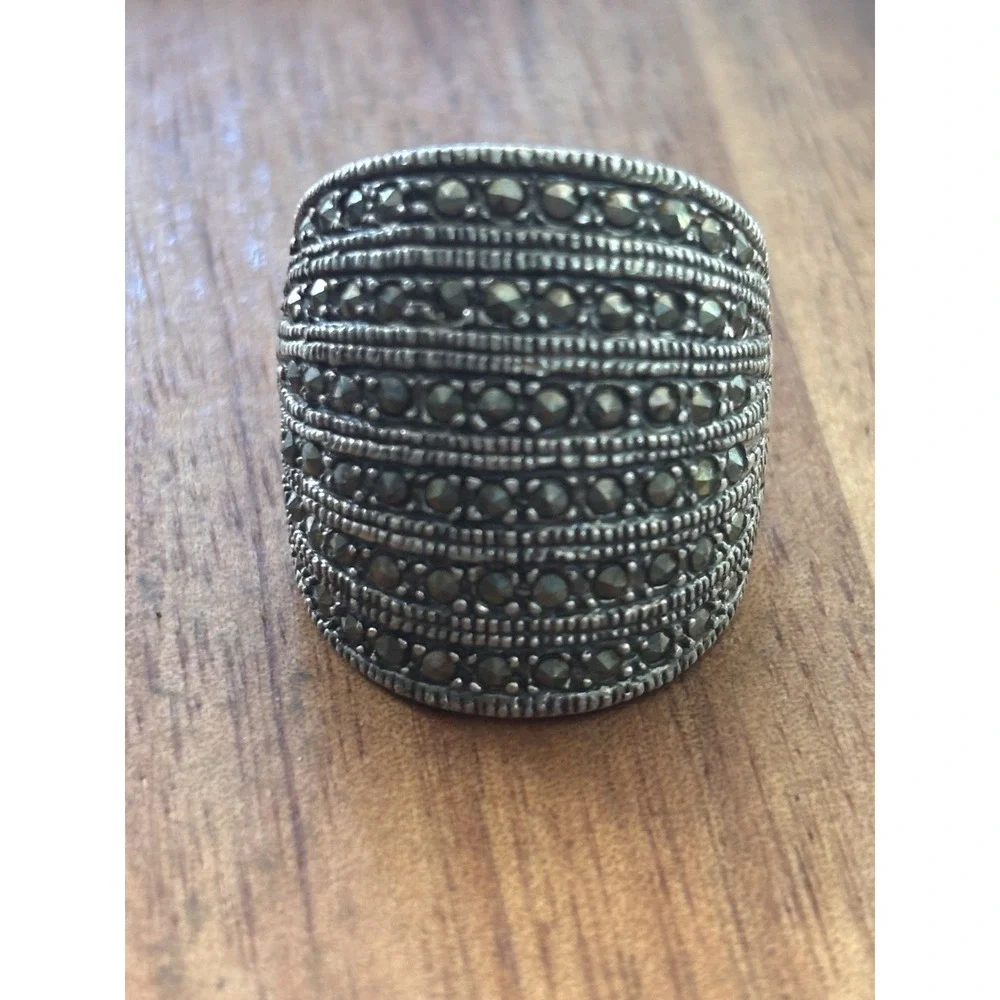 VINTAGE STERLING SILVER 925  MARCASITE RING  9.5 Grams Size 7.25